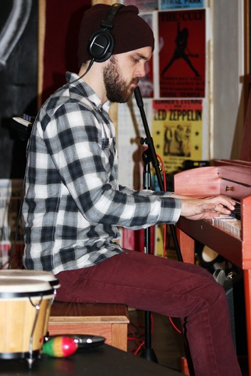 Keys player Kevin Skubak focuses on providing the melody for a Pleasant Tense song. Zak Kolesar | Lantern Reporter